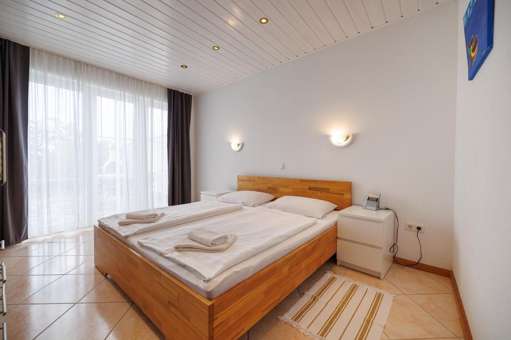 Guesthouse Halilagic Крк Екстер'єр фото