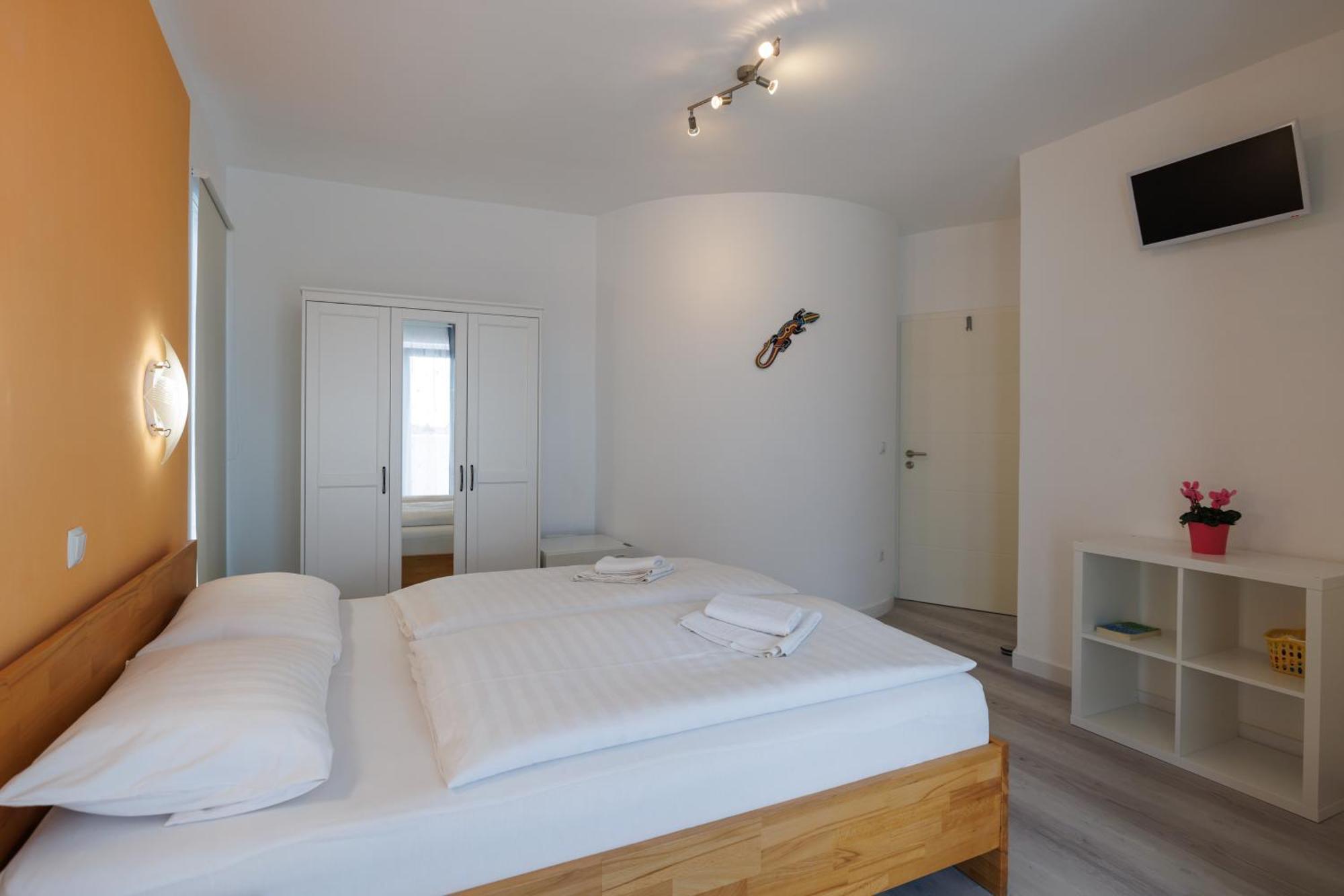Guesthouse Halilagic Крк Екстер'єр фото