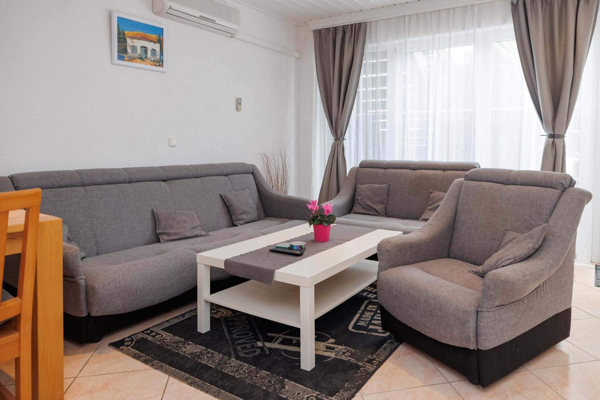 Guesthouse Halilagic Крк Екстер'єр фото